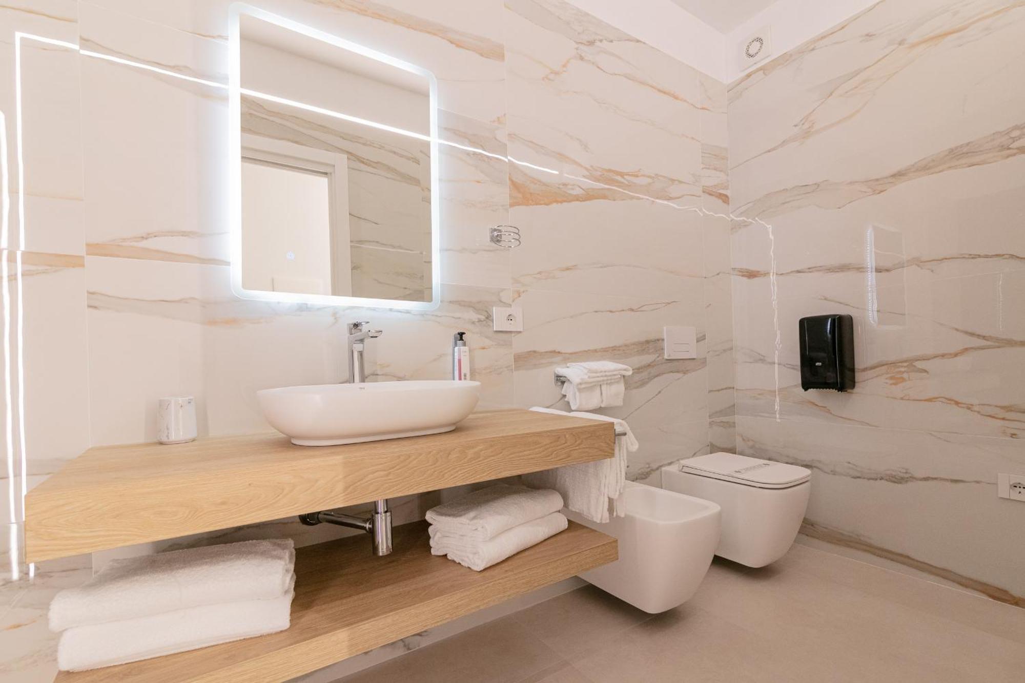 King'S Rooms Термоли Екстериор снимка